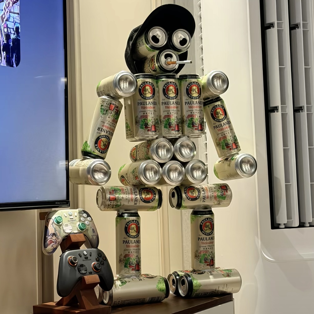 啤酒罐做的机器人